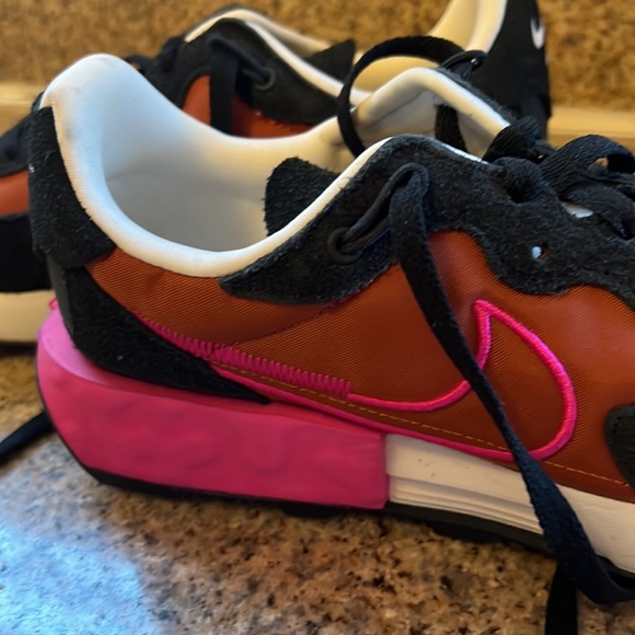 Shoes - Picture 2 of 4